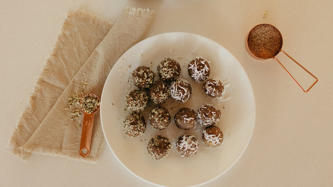 5-Ingredient Peanut Butter & Date Fiber Balls